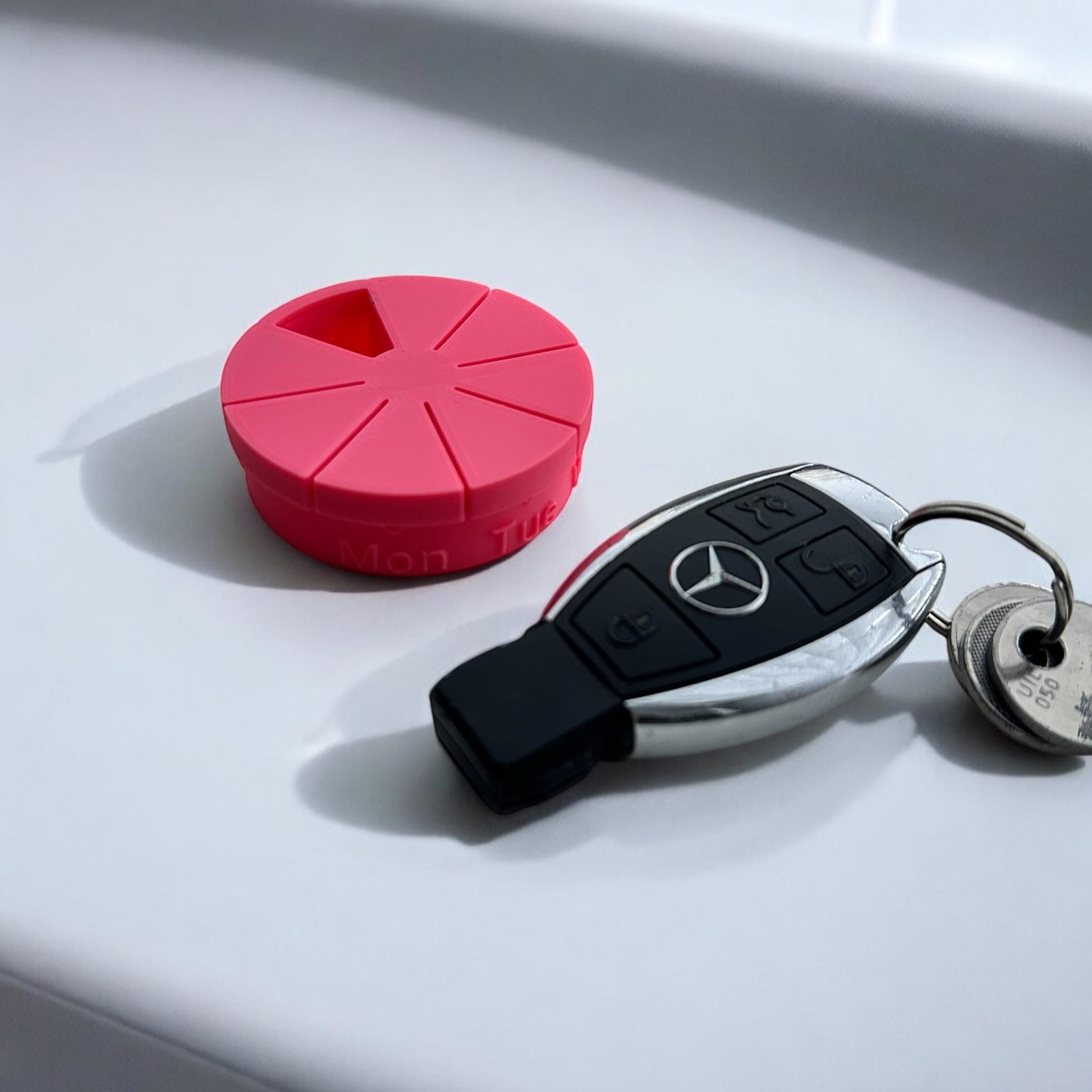 Mini 7 Day Rotating Pill Container Keyring